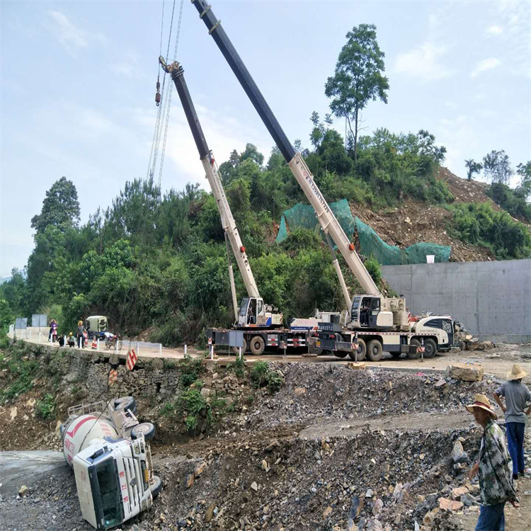 顺昌县汽车掉沟里叫吊车救援要多少钱